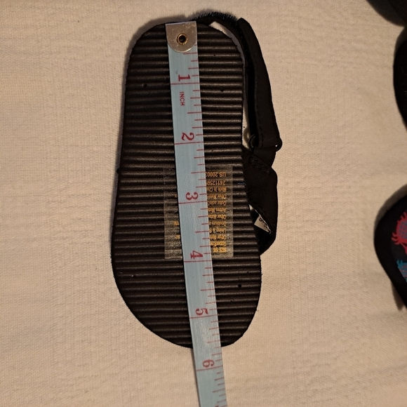 Gymboree size 5/6 toddler flip flops crabs, fish, octopus, New without swing tag - Picture 6 of 6
